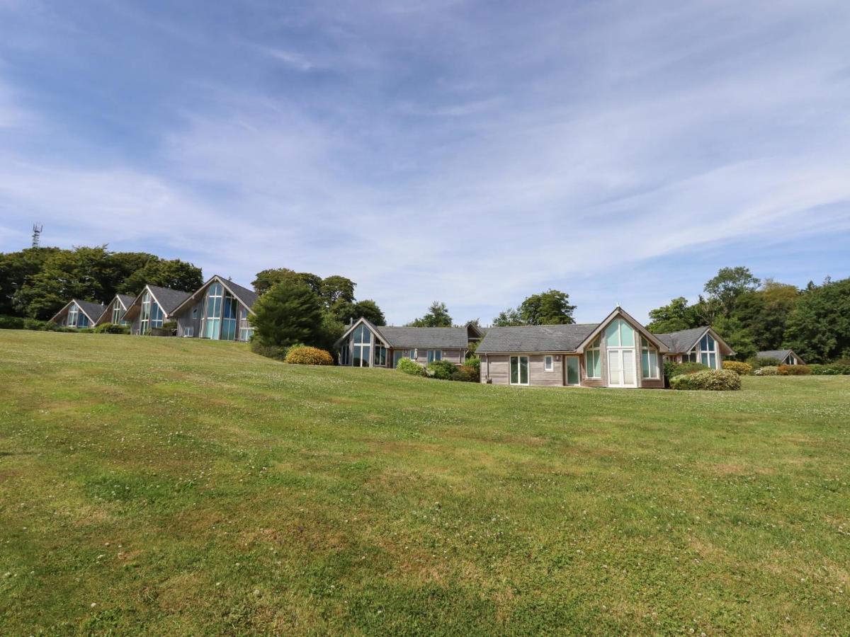 Swandown, 3 Blackdown Villa Chard Exterior photo